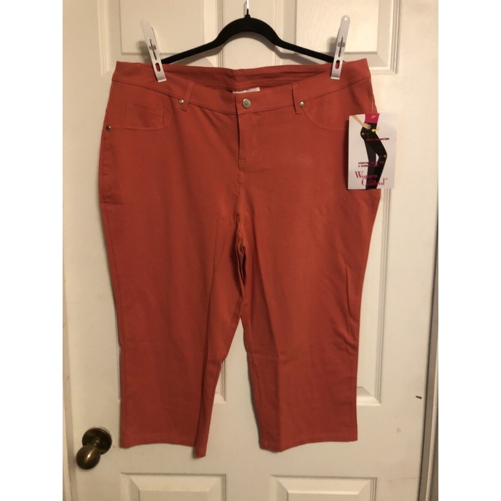 1x Body Sculpting Figure Enhancing Shape Defining Spandex Blend Capri's.